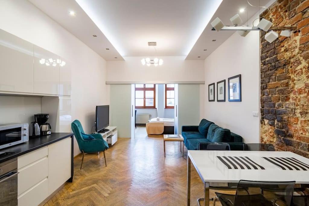 Florianska Glamour Apartments คราคูฟ ภายนอก รูปภาพ