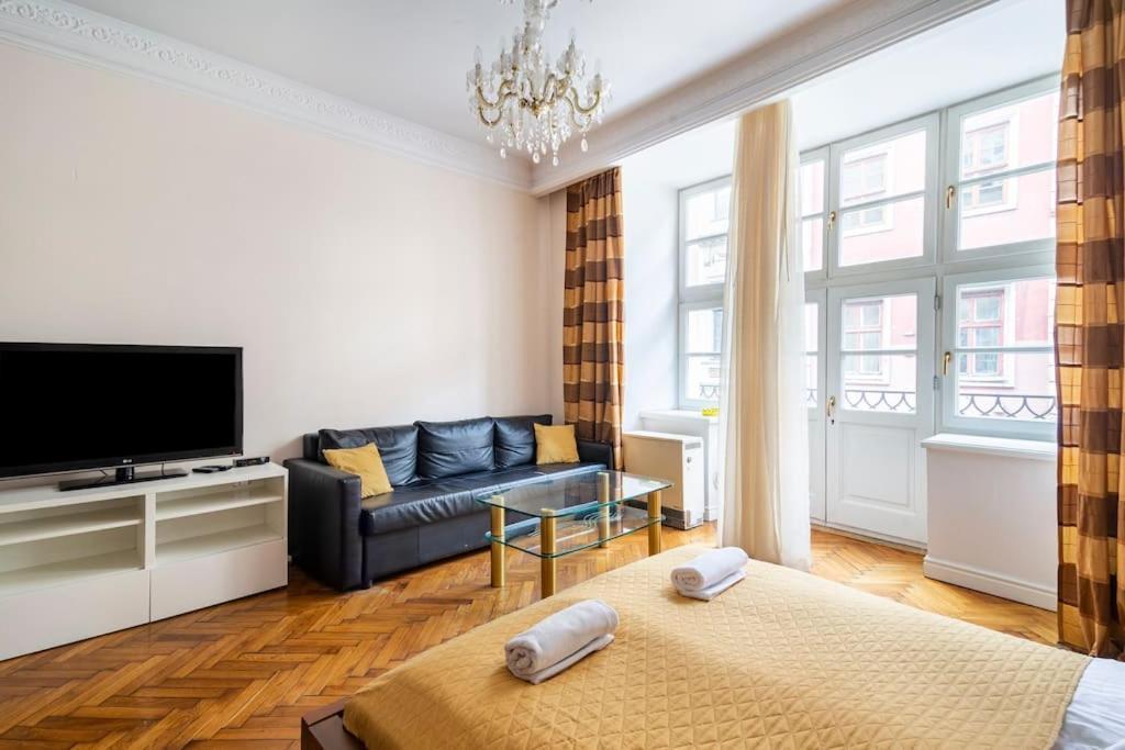 Florianska Glamour Apartments คราคูฟ ภายนอก รูปภาพ