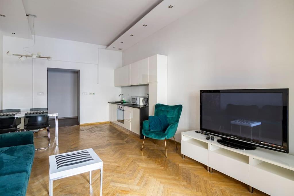 Florianska Glamour Apartments คราคูฟ ภายนอก รูปภาพ