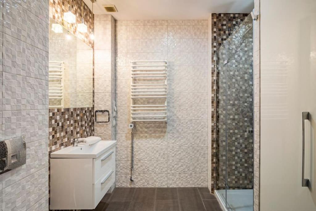 Florianska Glamour Apartments คราคูฟ ภายนอก รูปภาพ