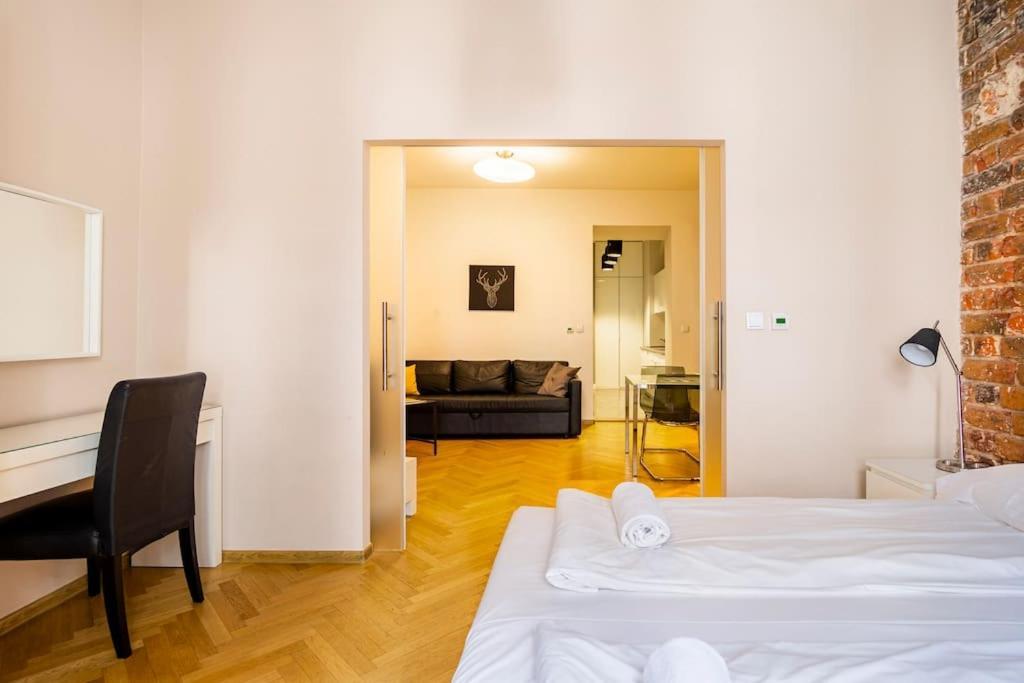 Florianska Glamour Apartments คราคูฟ ภายนอก รูปภาพ