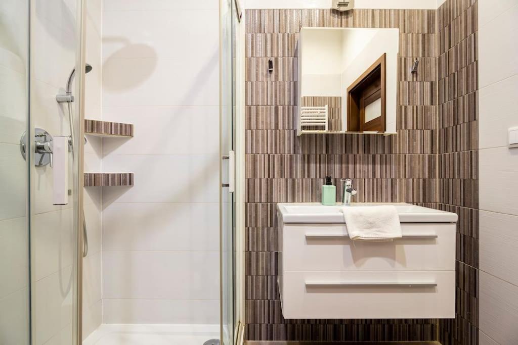 Florianska Glamour Apartments คราคูฟ ภายนอก รูปภาพ